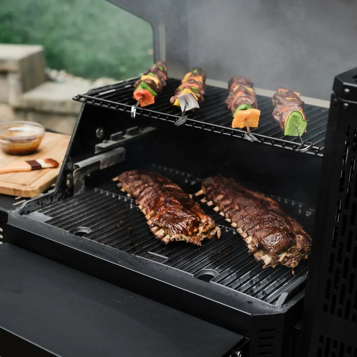 Smoking Wood Pairing Guide: Best Woods for Beef, Lamb, Pork, Chicken & Seafood